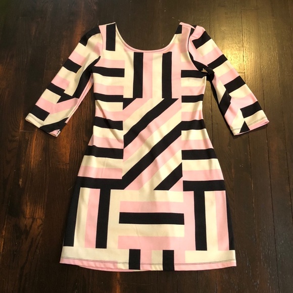 Xhilaration Dresses & Skirts - 💕Xhilaration modern flair dress